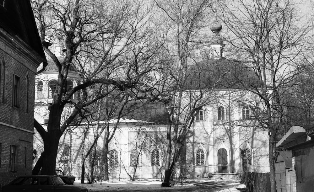 Крестовоздвиженская часовня. Вид с южной стороны. Фотография А.Г. Дурнова. 1991 год